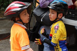 jogos de oeiras crianças a praticar BTT