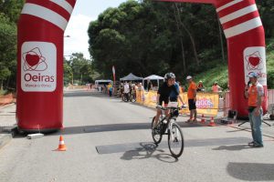 jogos de oeiras crianças a praticar BTT