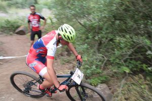 jogos de oeiras crianças a praticar BTT