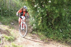 jogos de oeiras crianças a praticar BTT