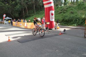 jogos de oeiras crianças a praticar BTT