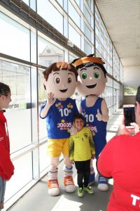 jogos de oeiras crianças a jogar futsal