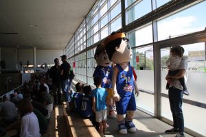 jogos de oeiras crianças a jogar futsal