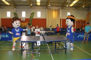 Jogos de Oeiras crianças e adultos a jogar ténis de mesa