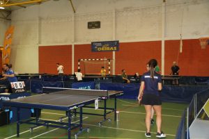 Jogos de Oeiras crianças e adultos a jogar ténis de mesa