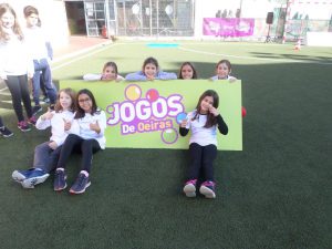 jogos de oeiras crianças praticando atletismo