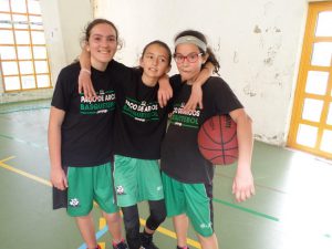 jogos de oeiras crianças a jogar basquetebol