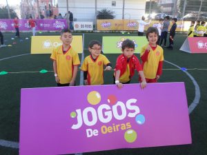 jogos de oeiras crianças praticando atletismo