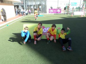 jogos de oeiras crianças praticando atletismo