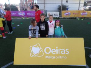 jogos de oeiras crianças praticando atletismo