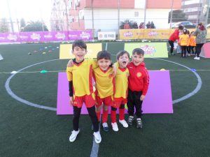 jogos de oeiras crianças praticando atletismo