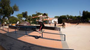 Jogos de Oeiras crianças e adultos a andar de skate