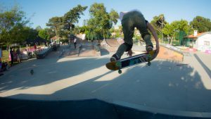 Jogos de Oeiras crianças e adultos a andar de skate