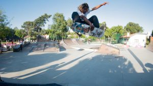 Jogos de Oeiras crianças e adultos a andar de skate