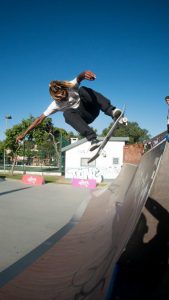 Jogos de Oeiras crianças e adultos a andar de skate