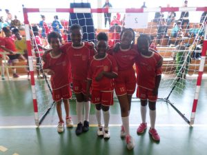 jogos de oeiras crianças a jogar andebol