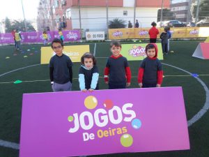 jogos de oeiras crianças praticando atletismo