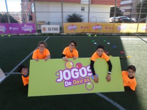 jogos de oeiras crianças praticando atletismo