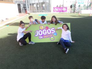 jogos de oeiras crianças praticando atletismo