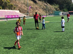 Jogos de Oeiras crianças a jogar futebol