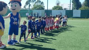 Jogos de Oeiras crianças a jogar futebol