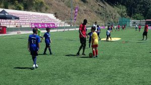 Jogos de Oeiras crianças a jogar futebol