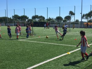 Jogos de Oeiras crianças a jogar futebol