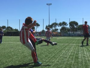 Jogos de Oeiras crianças a jogar futebol