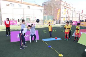 jogos de oeiras crianças praticando atletismo