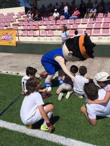 Jogos de Oeiras crianças a jogar futebol