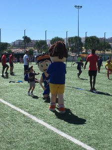 Jogos de Oeiras crianças a jogar futebol